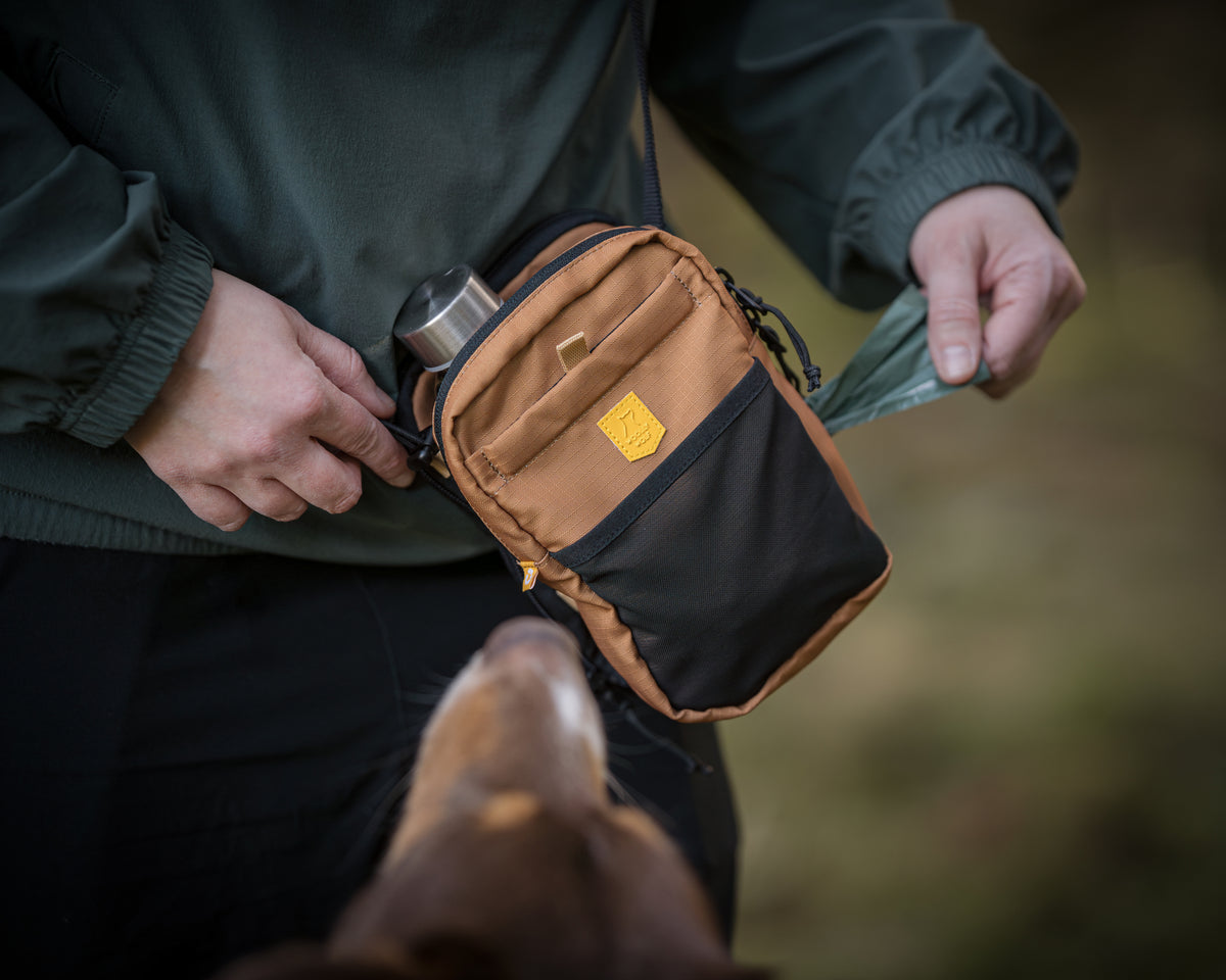 Woolly Wolf Hydration Shoulder Bag + JUOMAPULLO KAUPAN PÄÄLLE
